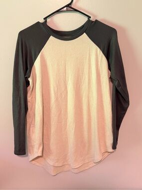 American Eagle Outfitters Two-Tone Crewneck Tee - Black & Cream